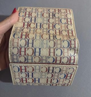 Monedero y billetero Carolina Herrera beige