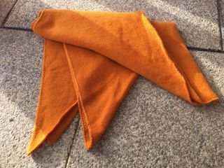 Pañuelo Zara triangular lana naranja