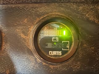 Carretilla elevadora eléctrica Still con volteador