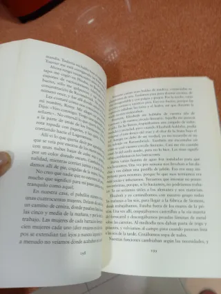 La sociedad literaria y el pastel de piel de pa...