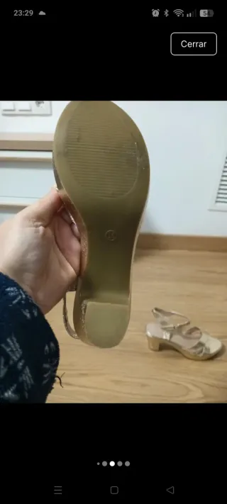 Sandalias doradas mujer