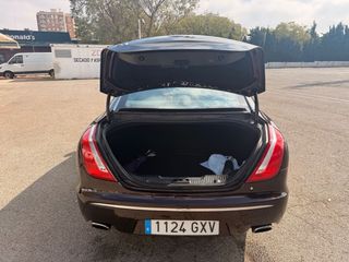 Jaguar XJ 5.0L V8 385 Premium Luxury SWB 4p 2010