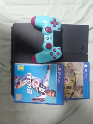 PS4 (PlayStation 4) + 2 Juegos FIFA