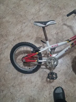 Bicicleta Monty 103 Roja y Blanca