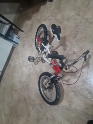 Bicicleta Monty 103 Roja y Blanca