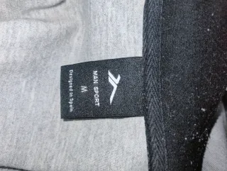 Sudadera con cremallera y capucha