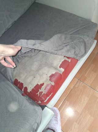 Sofá chaiselongue gris y blanco