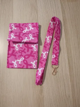 Lanyard y salvabolsillos hecho a mano