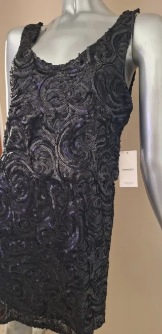 Elegante tubino nero con paillettes