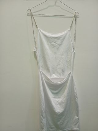 Abito bianco con spalline catena strass