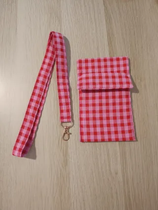 Lanyard y salvabolsillos cuadros vichy