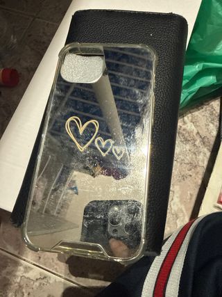 Funda iPhone 13 Espejo Corazones Dorados