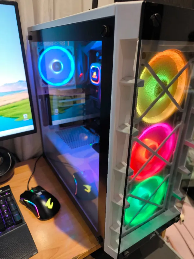 PC Gaming con luces RGB