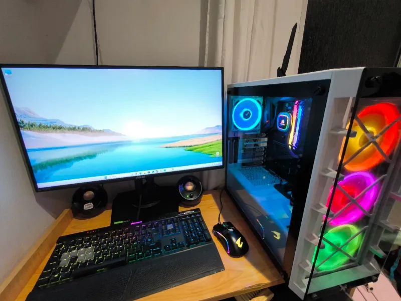 PC Gaming con luces RGB afbeelding 2