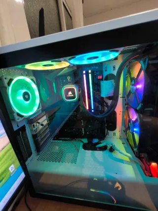 PC Gaming con luces RGB