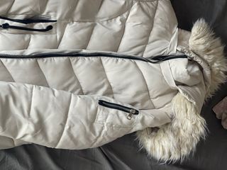 Chaqueta parka plumífera blanca