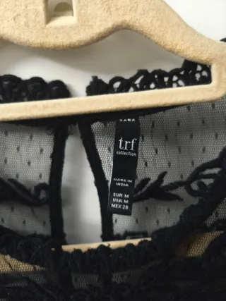 Blusa negra manga larga encaje oversize