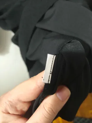 Blusa negra manga larga encaje oversize