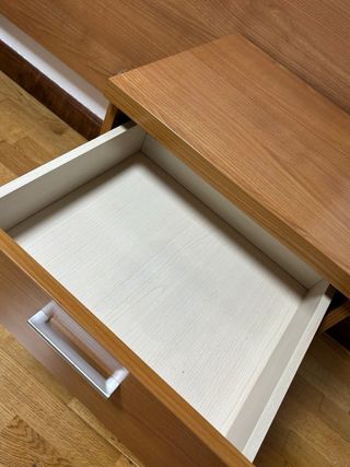 Cabecero y mesillas de madera