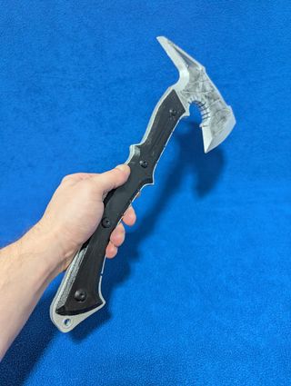 Réplica Hacha Leon S. Kennedy RE