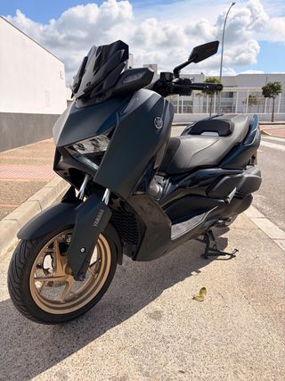 Yamaha X-MAX 300 tech max