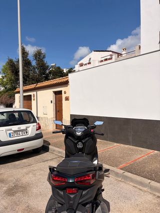 Yamaha X-MAX 300 tech max