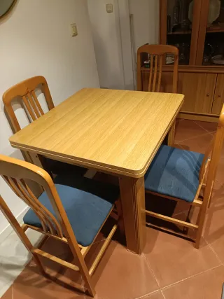 Mesa de comedor y 4 sillas madera Muebles salón