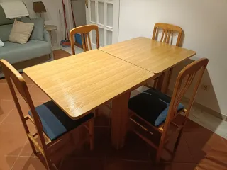 Mesa de comedor y 4 sillas madera Muebles salón