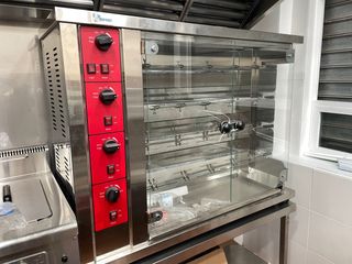 Asador de pollos a Gas Serie G. 4 Espadas.