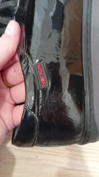 Zapatos negros charol cordones