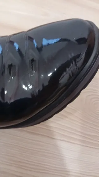 Zapatos negros charol cordones