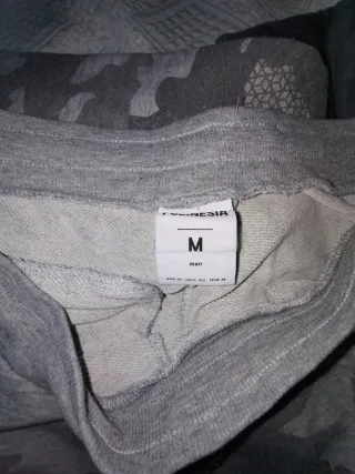 Conjunto chándal camuflaje gris