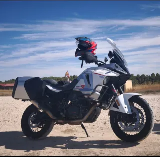 KTM 1290 Super Adventure T Blanca