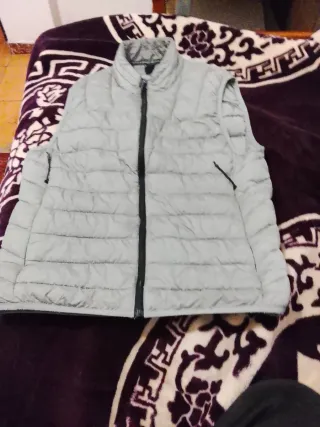 Chaleco acolchado gris para chico