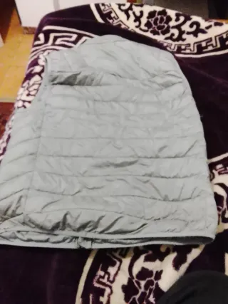 Chaleco acolchado gris para chico