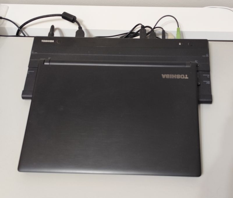 TOSHIBA / DOCK y Regalo Como nuevo. Toshiba/Dynabo afbeelding 2