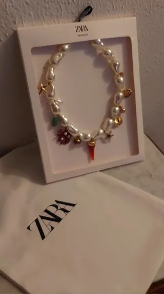 Collar Zara Perlas y Charms