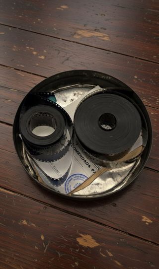 Película Vintage en Caja Metálica