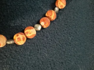 Collar de coral naranja y plata