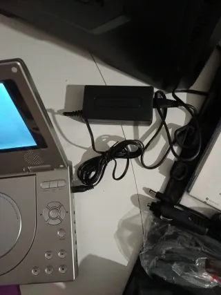 Reproductor DVD Portátil Airis LW 257 nuevo en su