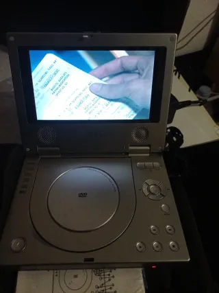 Reproductor DVD Portátil Airis LW 257 nuevo en su