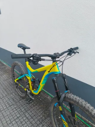 Bicicleta Enduro Giant Reign