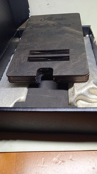 Porta cellulare legno e cuoio Festa del Papà