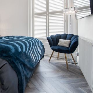 Instalación de Suelo Laminado, Rodapié y Puertas