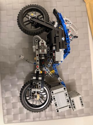 Lego Technic BMW R 1200 GS 42063