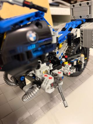Lego Technic BMW R 1200 GS 42063