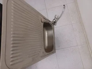 Fregadero de cocina con escurridor