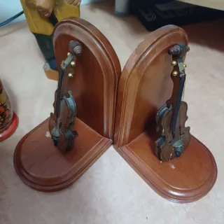 Figure decorative in legno