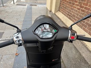 Vespa GTS 300 Super Sport Negra