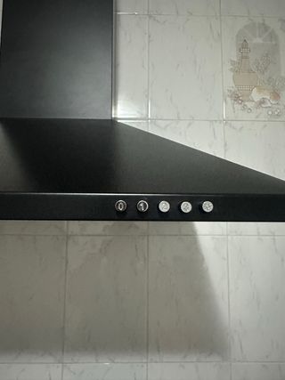 Campana extractora cocina Cecotec negra
